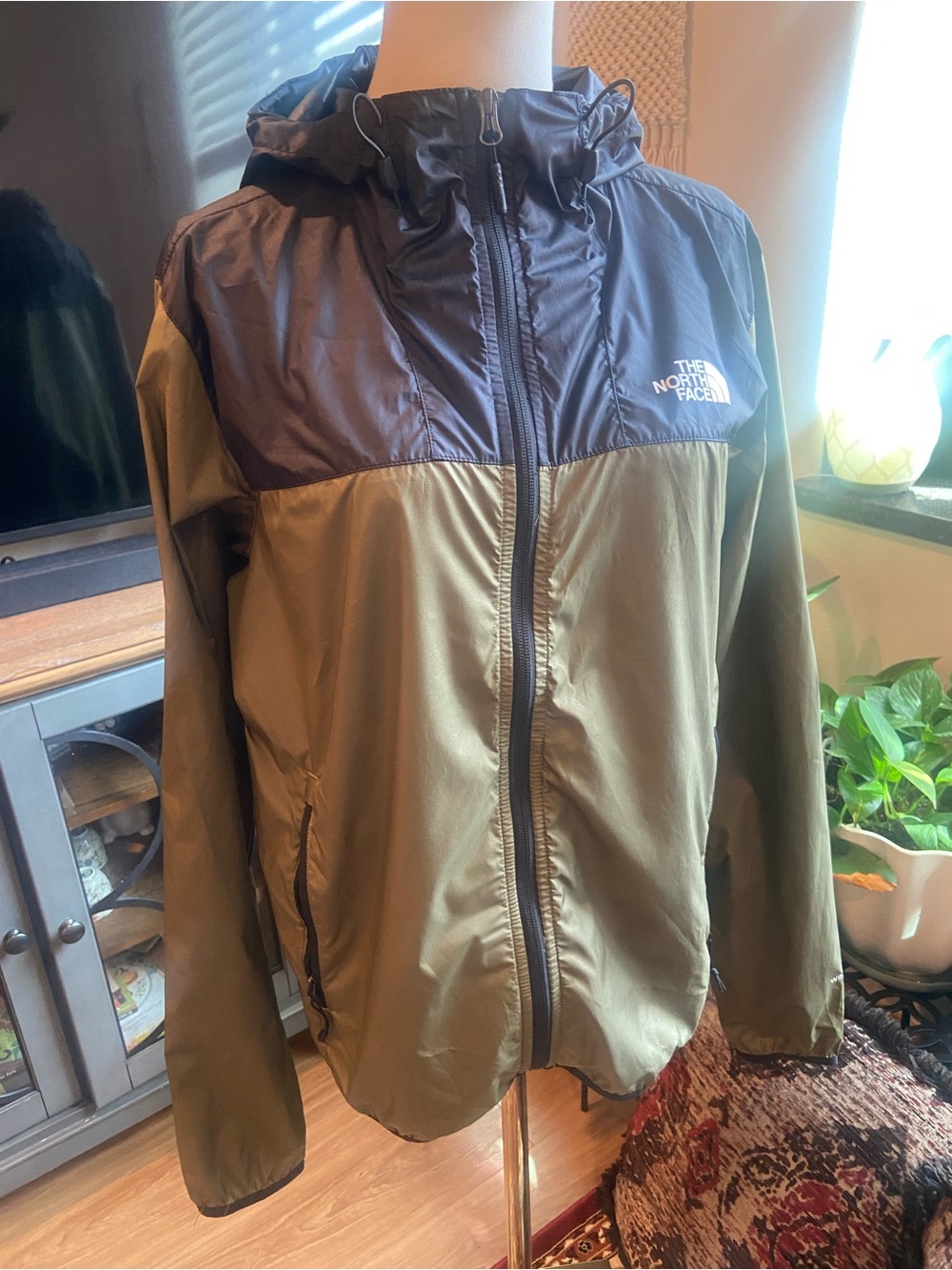 The North Face Windwall Olive Green and Black Hooded Windbreaker